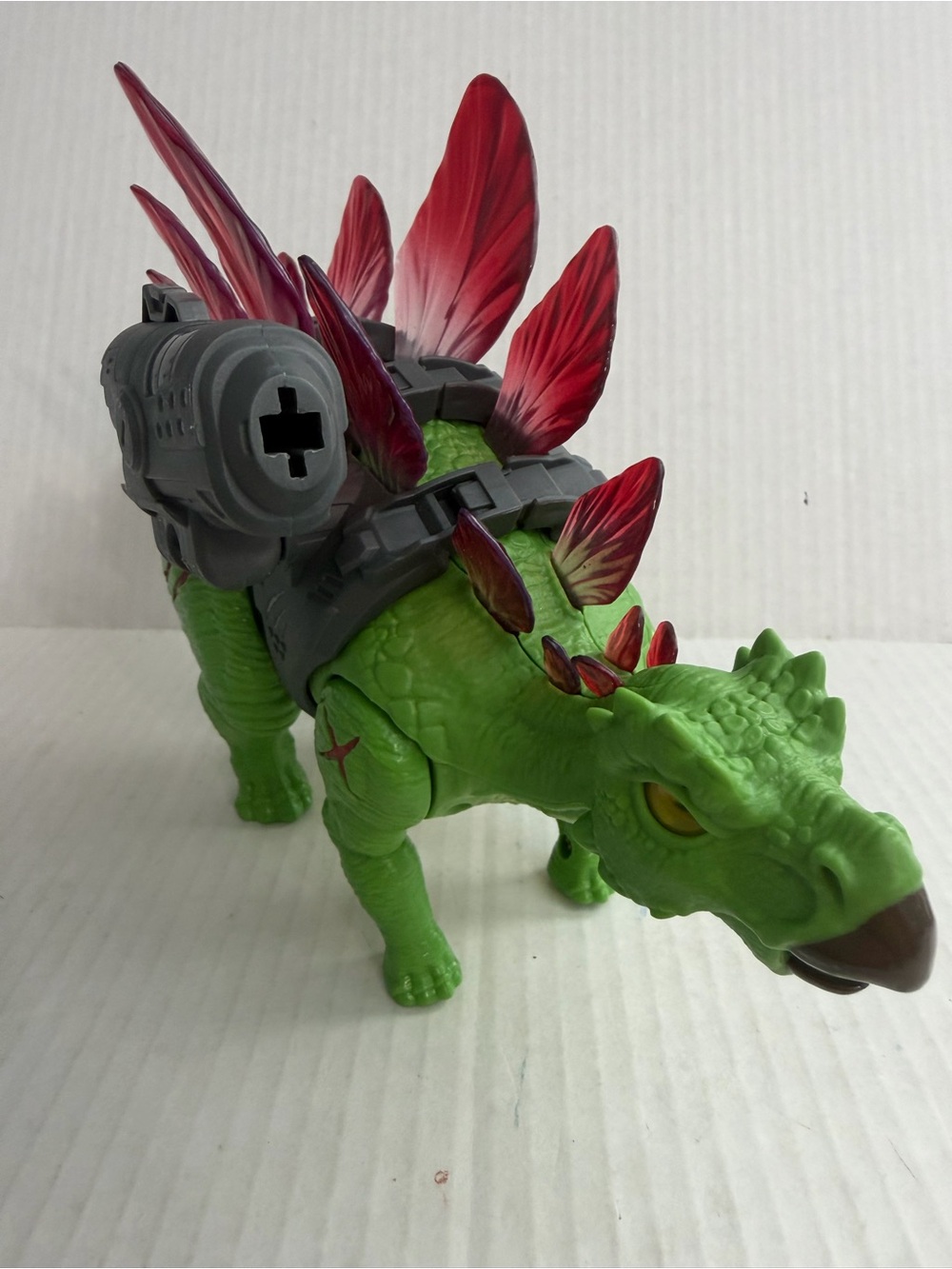 Zuru Robo Active Dino War Stegosaurus Roaring Walking Dinosaur Figure